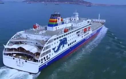 威海制造!全球最大载重吨位现代化客箱船“海蓝鲸”号将投入运营!(图4)