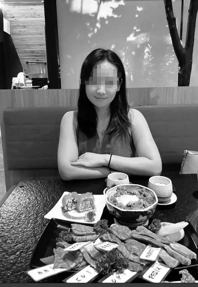 女子三亚旅游被蛇咬至身亡过程及进展:官方介入家属称或考虑尸检(图1)