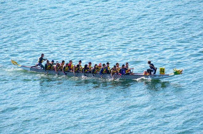 有的龙舟又快又稳有的却翻船龙舟到底怎么划?(图2)