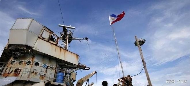 赖在仁爱礁23年的菲律宾军人:住破船通讯靠蓄电池苦不堪言!(图2)