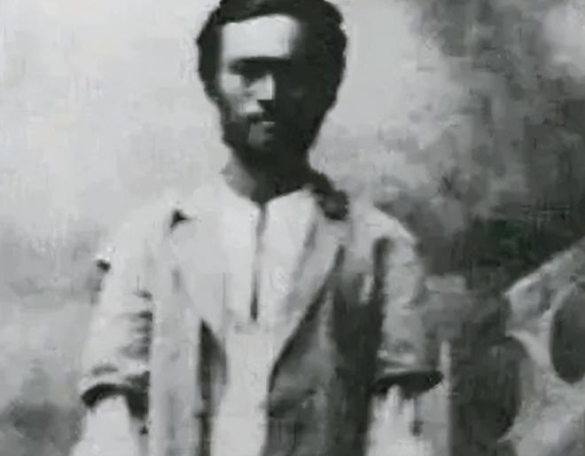 中国小伙落入海洋喝鸟血撑133天路过商船看清他容貌后:别救(图17)