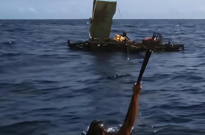 中国小伙落入海洋喝鸟血撑133天路过商船看清他容貌后:别救(图13)